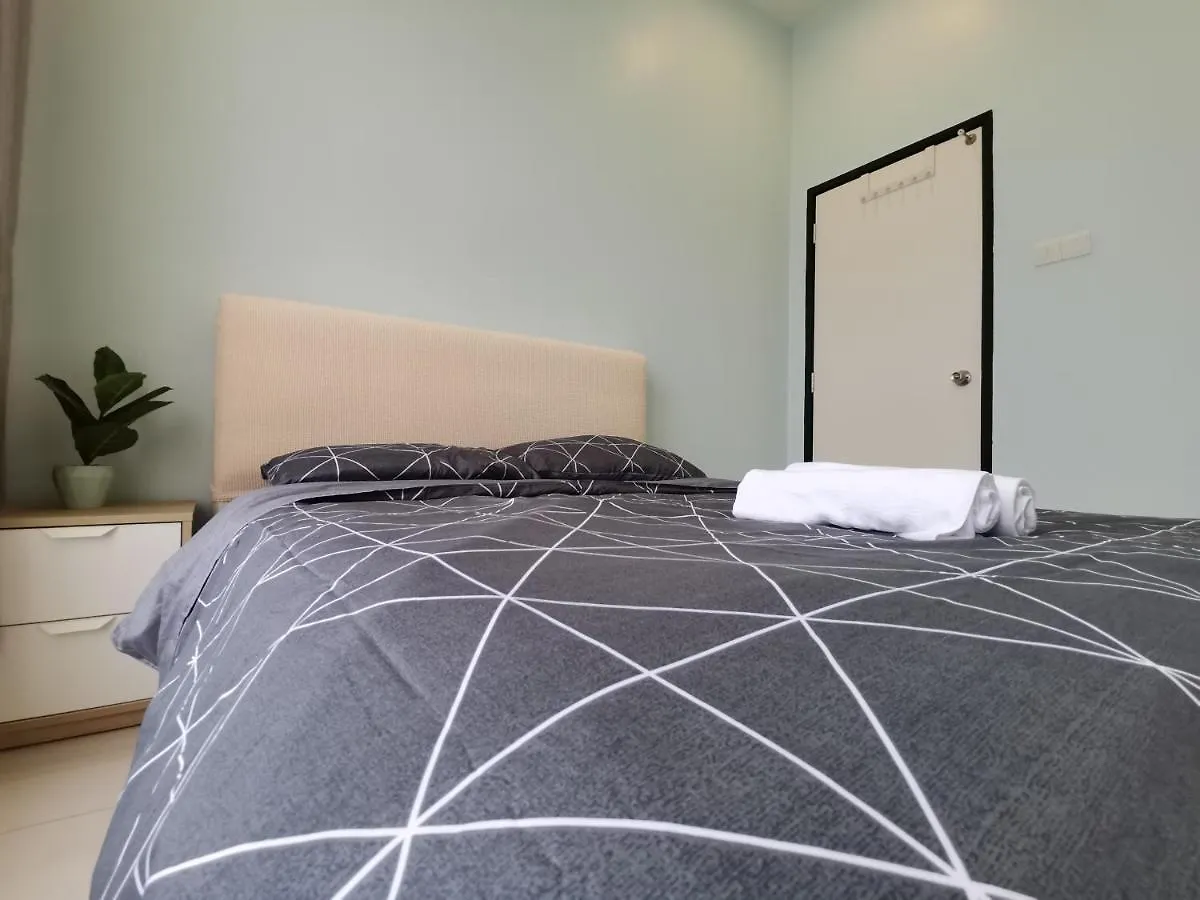 Bukit Indah 6Pax Wifi Netflix 3 Bedroom Johor Bahru 0*,  Malaysia